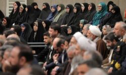 دیدار رهبر معظم انقلاب با نمایندگان و مسوولان