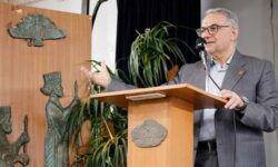 ۸ قدم مانده به ۱۰۰ سال قدمت دبیرستان ماندگار فیروز...